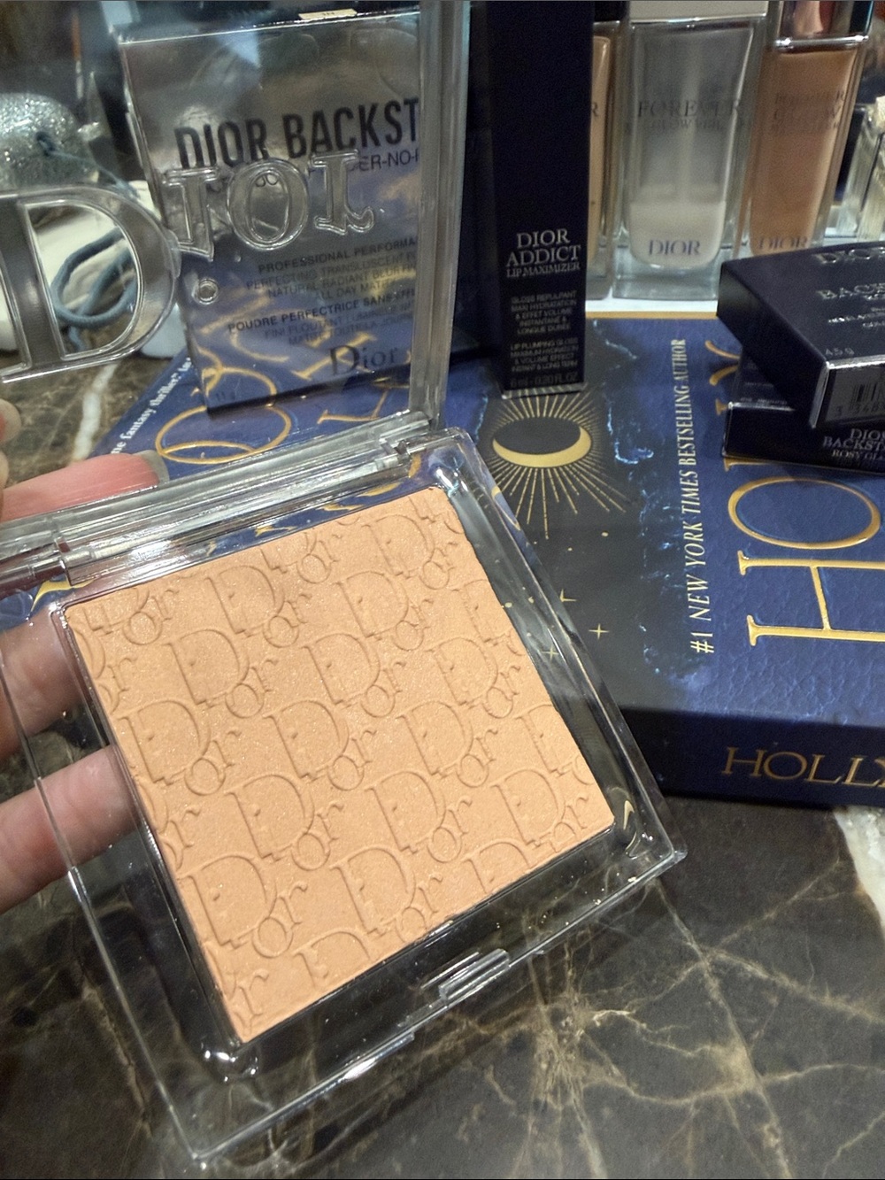 Dior Neutral Face & Glow Makeup Set — Beige and Gold Accents - Picture 2 of 6